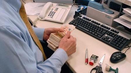 Anticipo della Cassa integrazione e sospensione dei mutui: Adusbef risponde ai nostri lettori abbonati