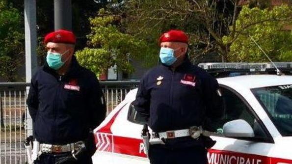Un posto di controllo per l’emergenza Covid 19 della Polizia Muncipale di Montecatini