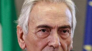 I virologi: per noi niente calcio. Ma Gravina non molla
