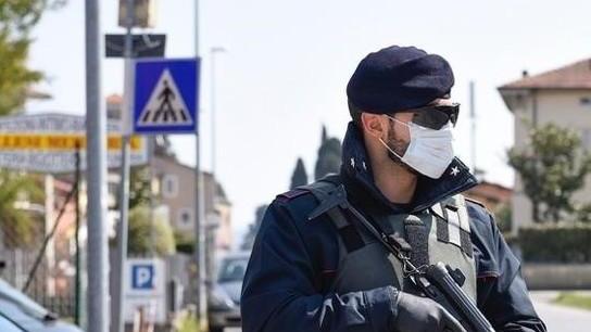 Gruppo di amici faceva picnic nel parco Scoperti e bloccati dai carabinieri