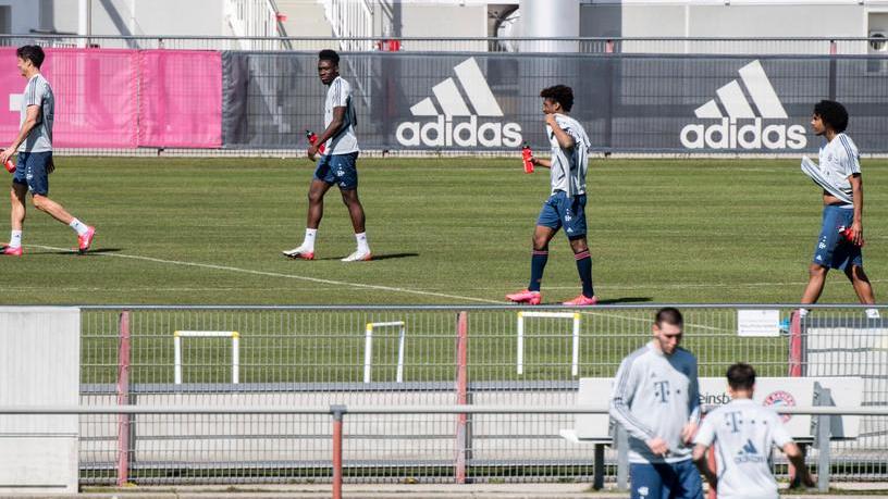 In campo tenendo le distanze Il calcio cambia per ripartire