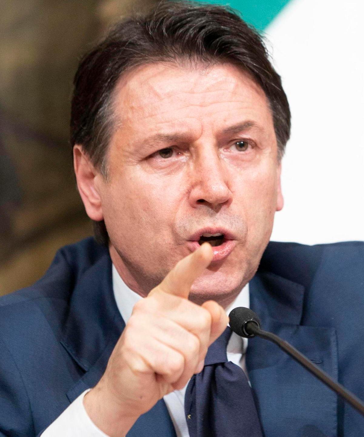 [NERO]Ancora polemiche per il discorso di Conte Il premier: «Ho smentito delle fake news»