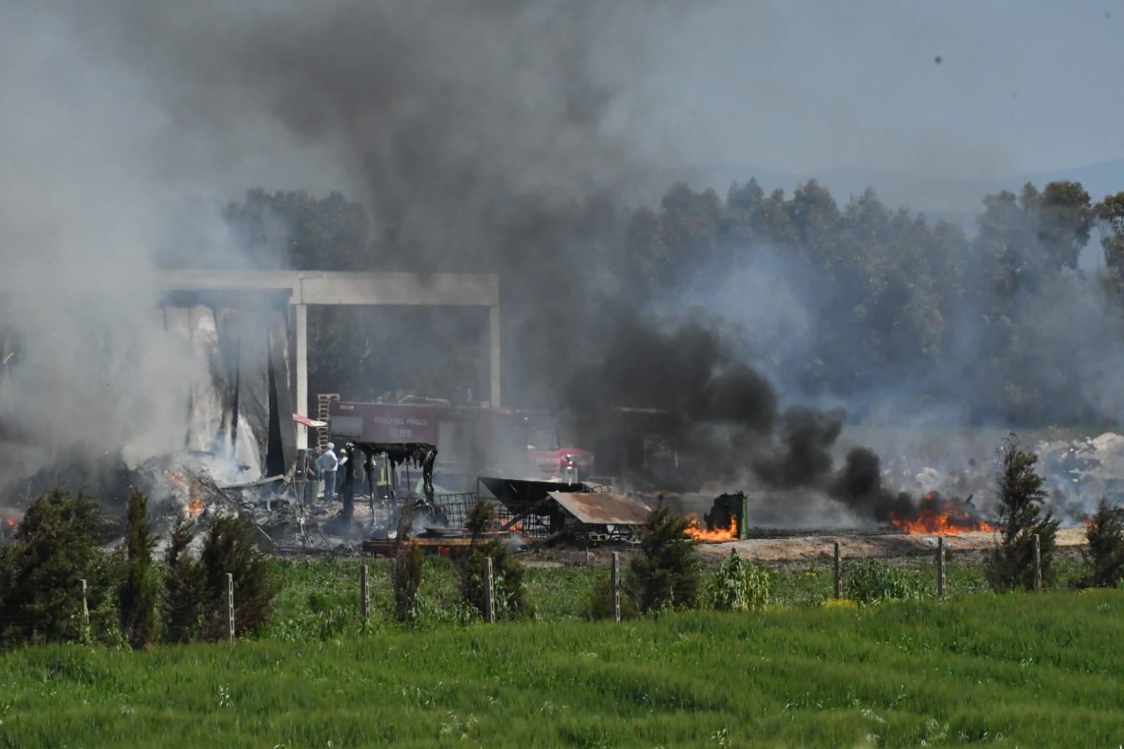 Cabras, incendio nei capannoni dell'azienda Sa Marigosa