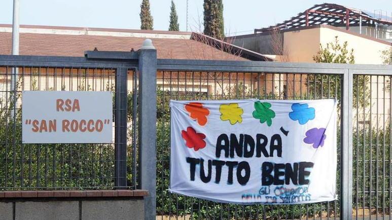 Guarite due anziane della rsa di San Rocco