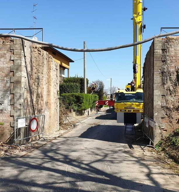 I lavori sul ponte ferroviario di Cavriago