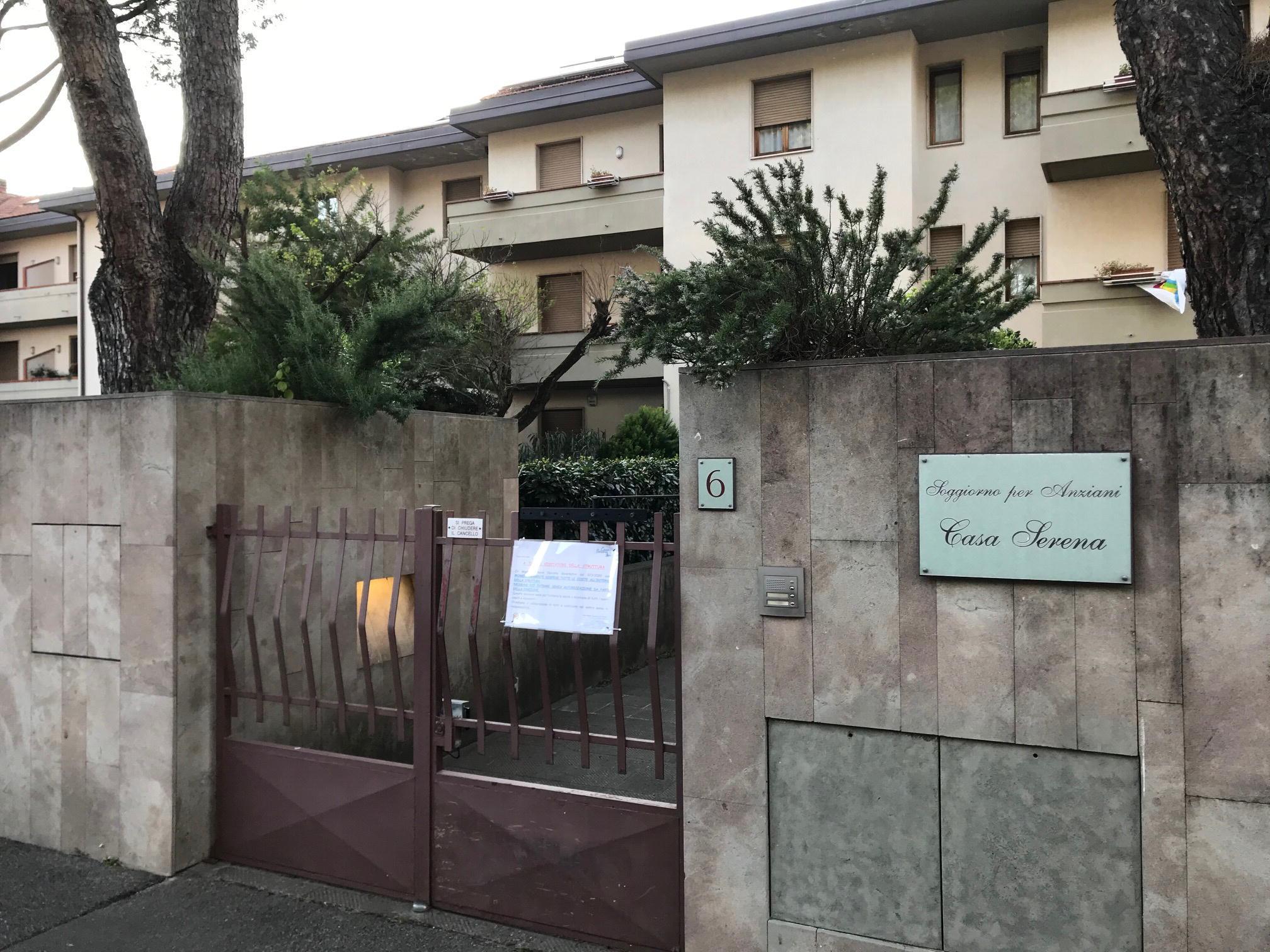 L'ingresso della Rsa Casa Serena di Mezzana