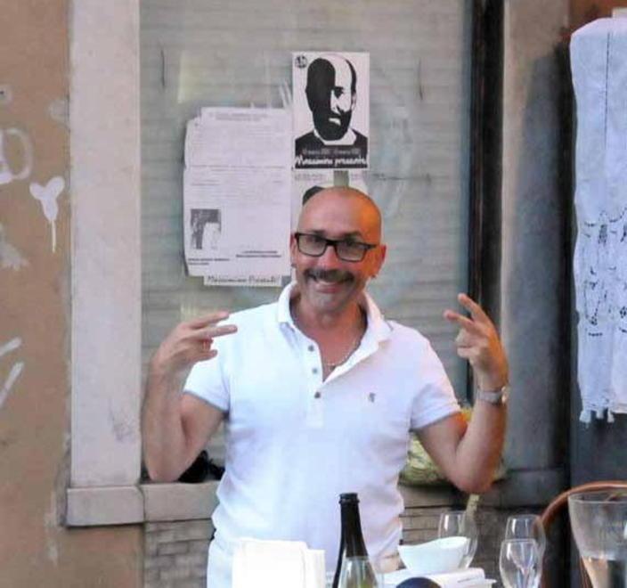 Su le prime saracinesche ma la biblioteca resta chiusa 