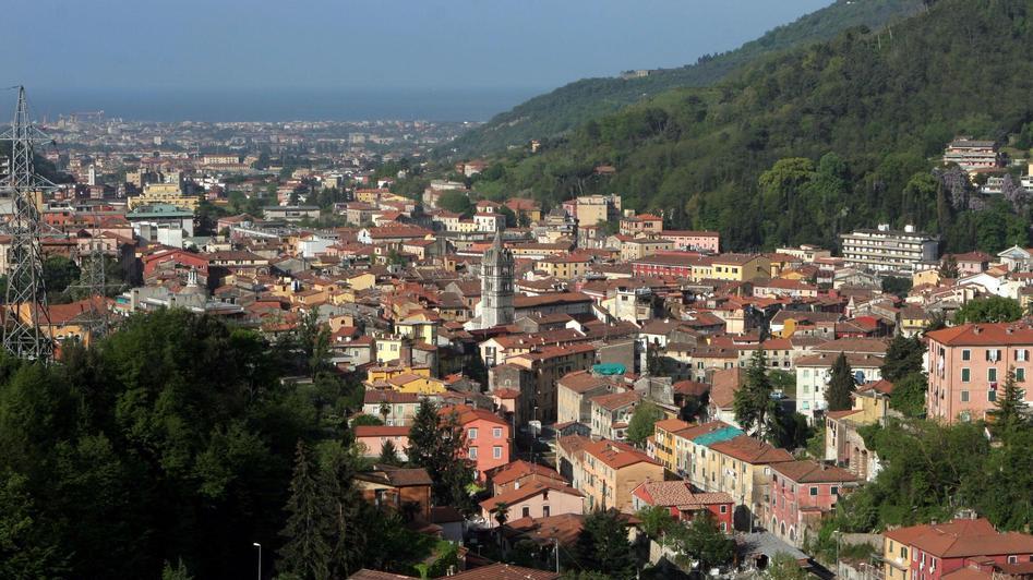 Un’idea della Carrara del 2030 con più scuole e più accessibile