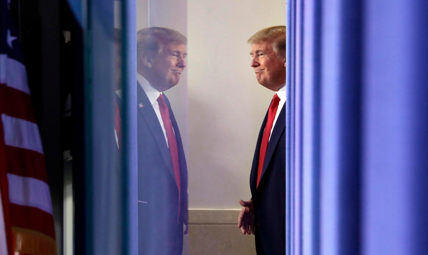 Trump: «Decido io sulla ripresa» 