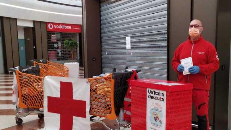 Croce Rossa Modena , la Spesa Sospesa fa boom: raccolte cinque tonnellate di cibo per 350 famiglie