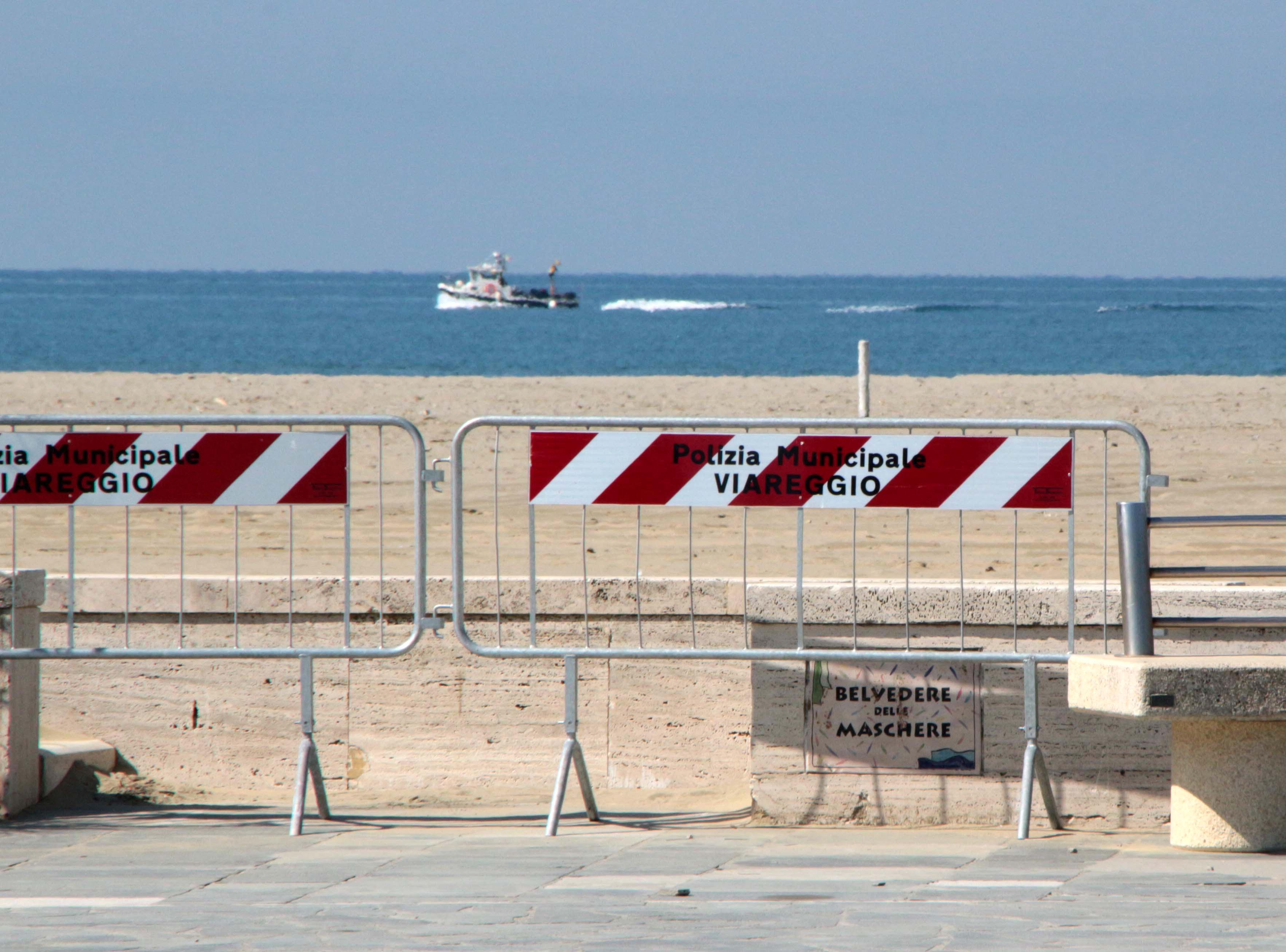 Chiusi negozi, cantieri navali e stabilimenti balneari il 25 aprile e il Primo Maggio: l'ordinanza del presidente Rossi 