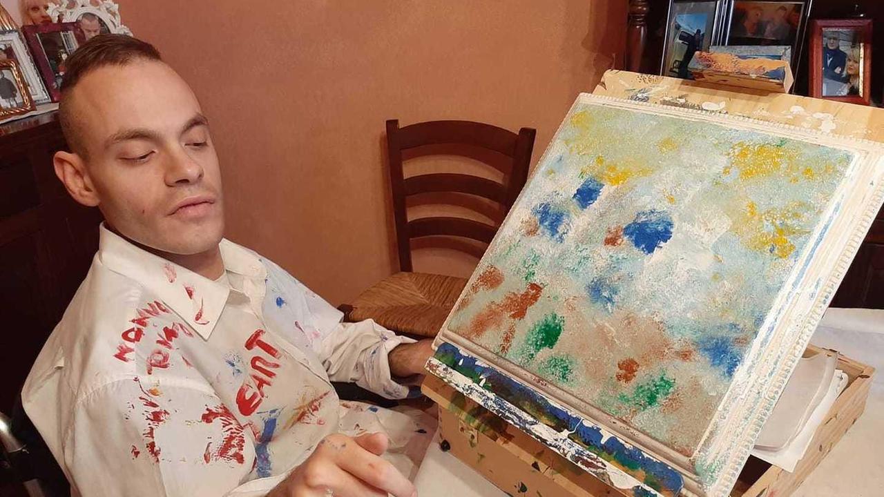 Un disabile in quarantena: «La pittura come libertà»