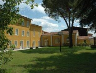 Parla il direttore della rsa La Perla:«Abbiamo rispettato tutte le ordinanze ma il virus è entrato lo stesso» 