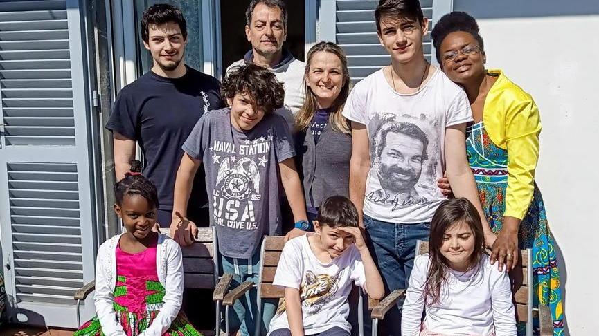 Scuola e lavoro da casa, in sette sotto lo stesso tetto facendo a turno per tutto