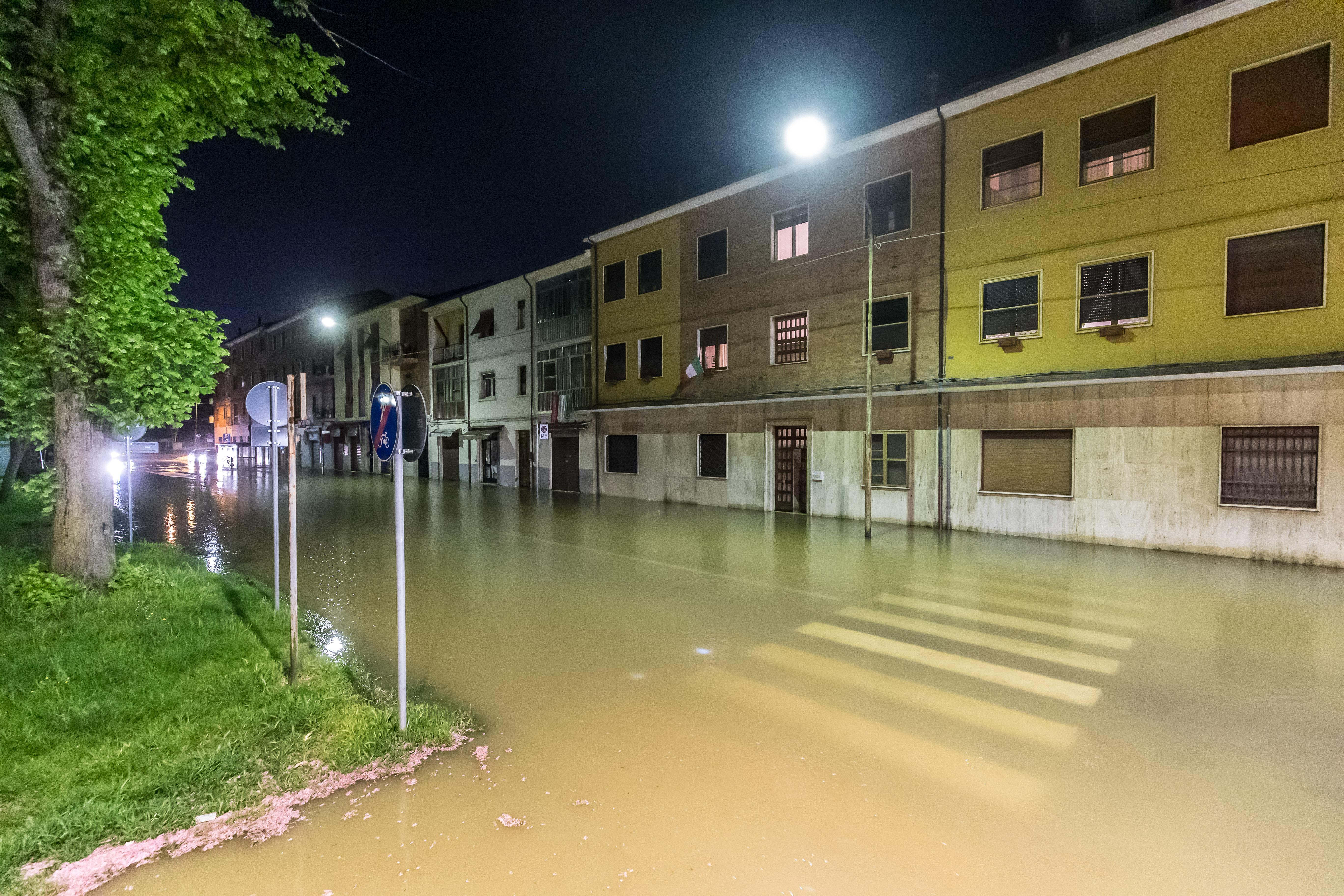 Conduttura dell'acqua rotta a Pontelagoscuro, danni e ancora disagi