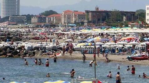 Alberghi e campeggi: tute antibatteriche e clienti solo locali. Ecco cosa ci aspetta