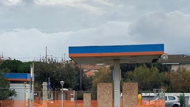 Demolizione più vicina per l’ex distributore all’inizio di corso Italia