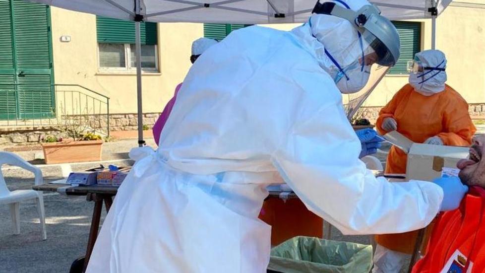 Test sierologici, lo screening procede con l’aiuto dei privati