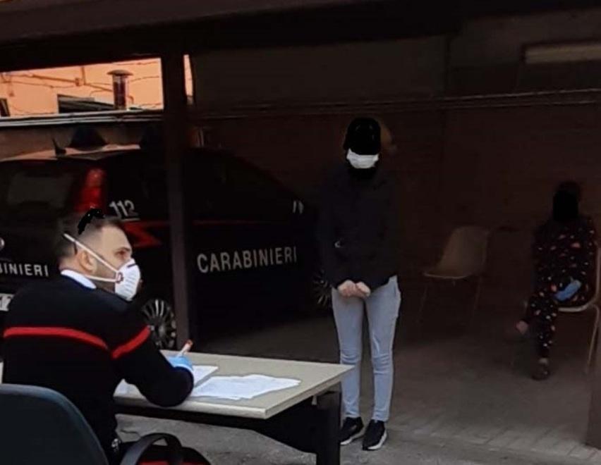Nel laboratorio sei clandestini Arrestato lo sfruttatore 