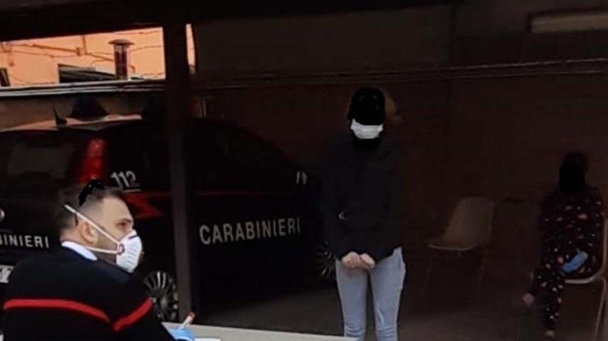 Nel laboratorio sei clandestini Arrestato lo sfruttatore