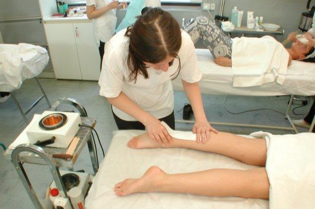Estetiste modenesi, uno stop tremendo e c’è la concorrenza sleale 