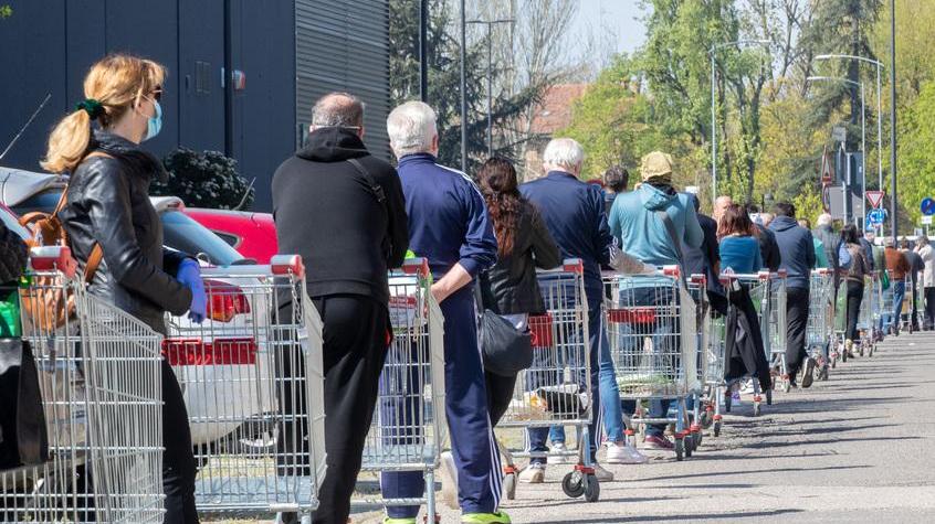 Via libera ai supermercati anche di domenica, ma non tutti riapriranno