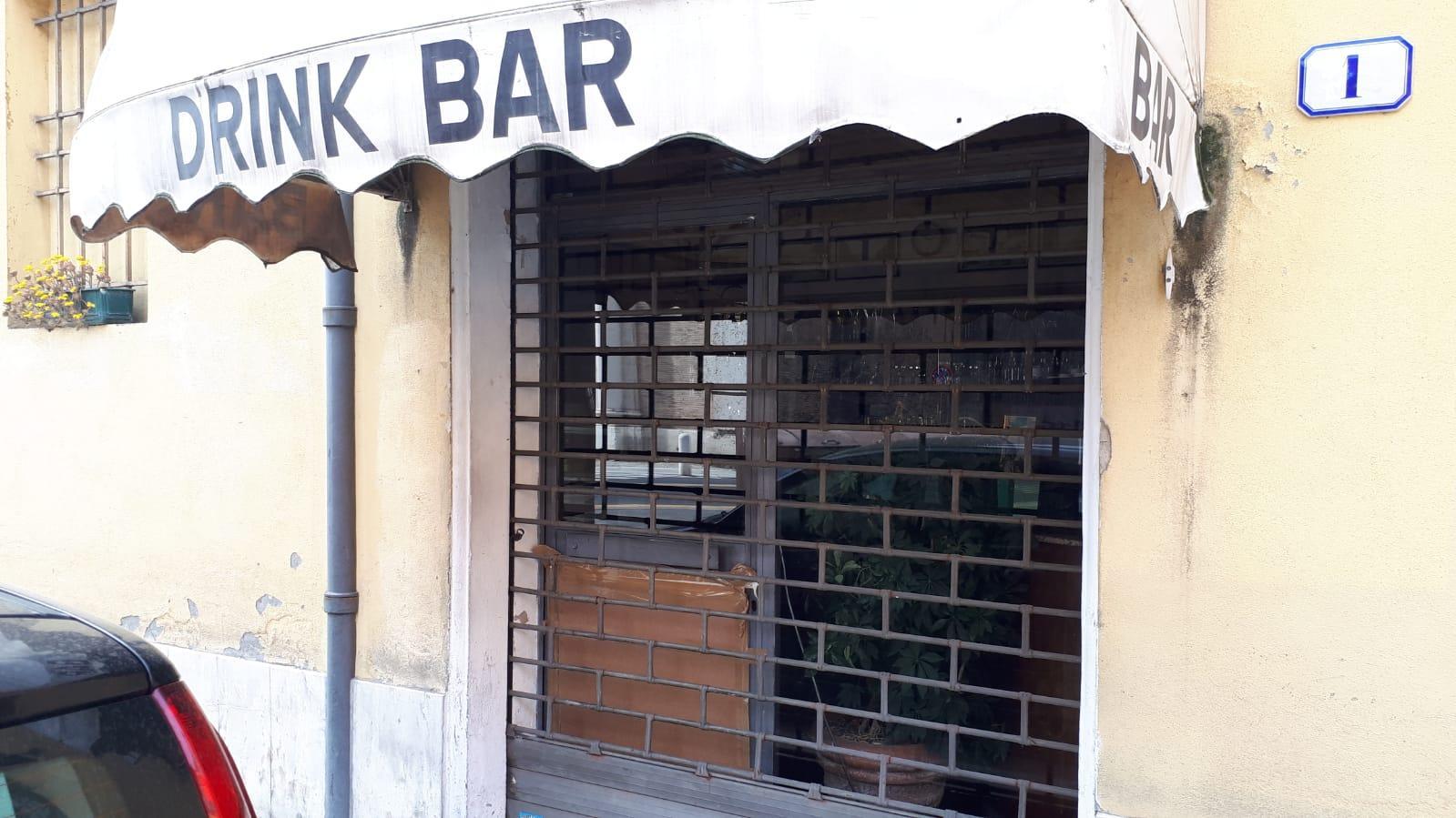 Modena, ruba al Drink Bar in piazza San Domenico e viene subito arrestato
