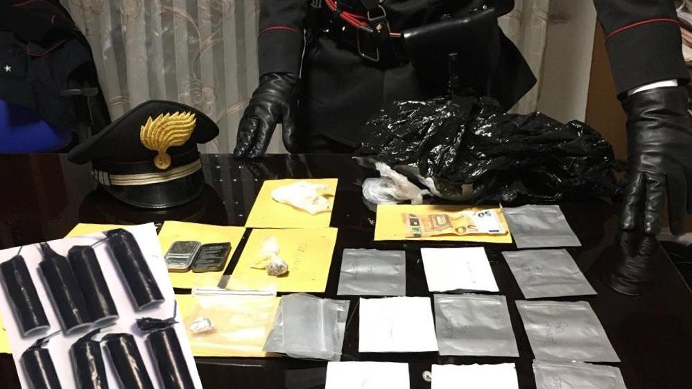 Villamar, droga ed esplosivo in casa: arrestato