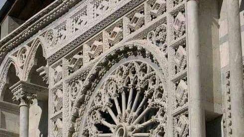 Benedizione eucaristica per la città di Carrara
