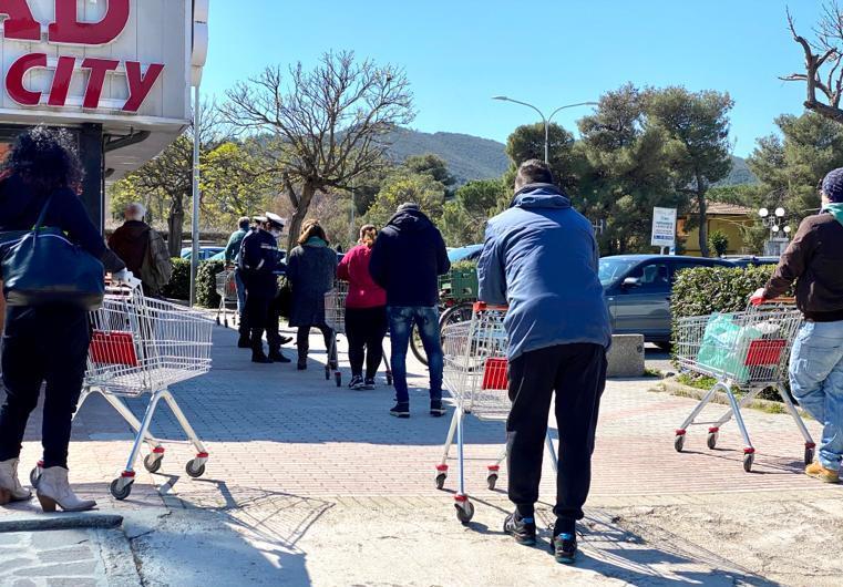 Buoni spesa, aiuti a 400 famiglie E ora i contributi agli affitti 