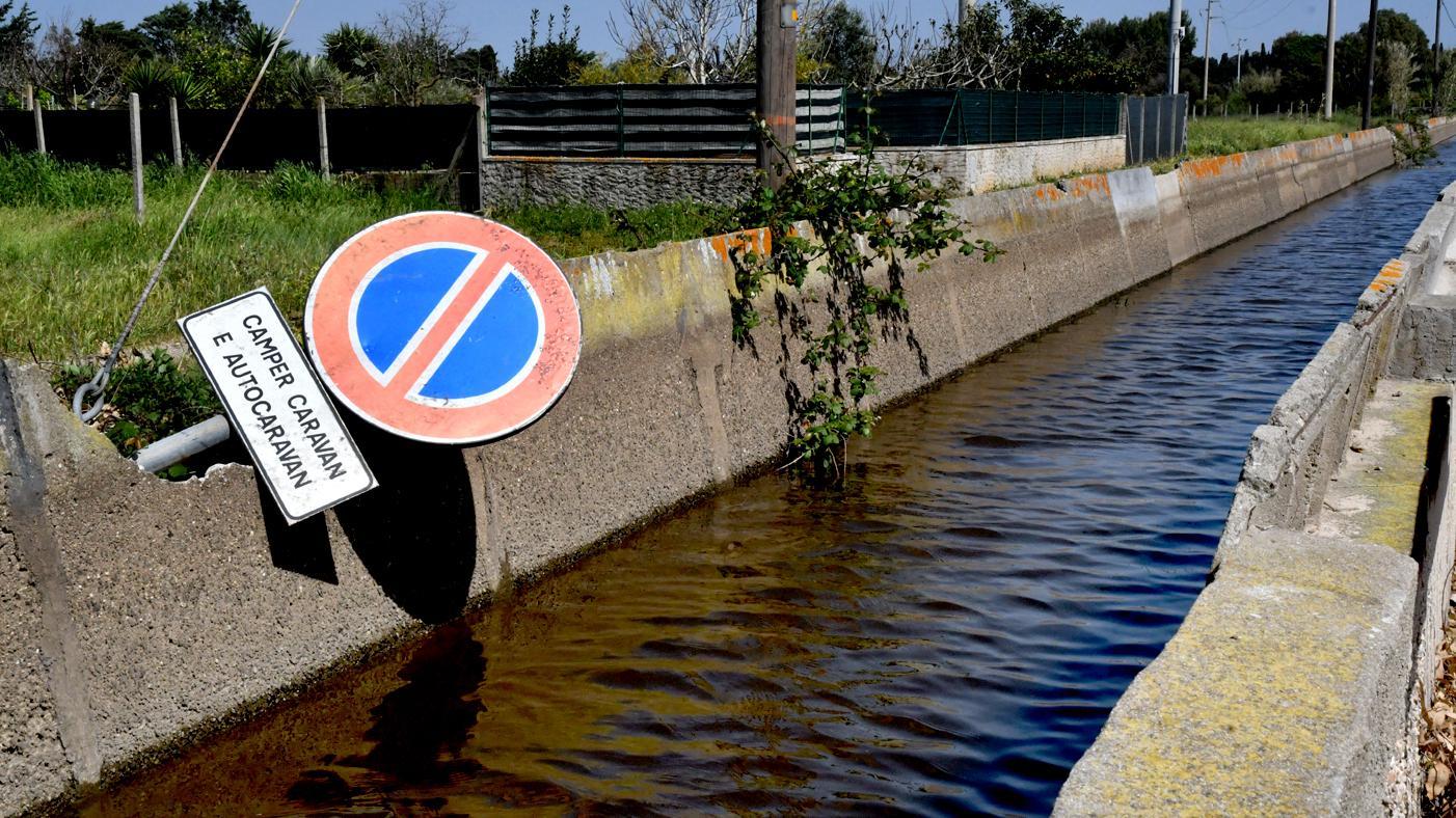 Camper, divieto di sosta in un canale