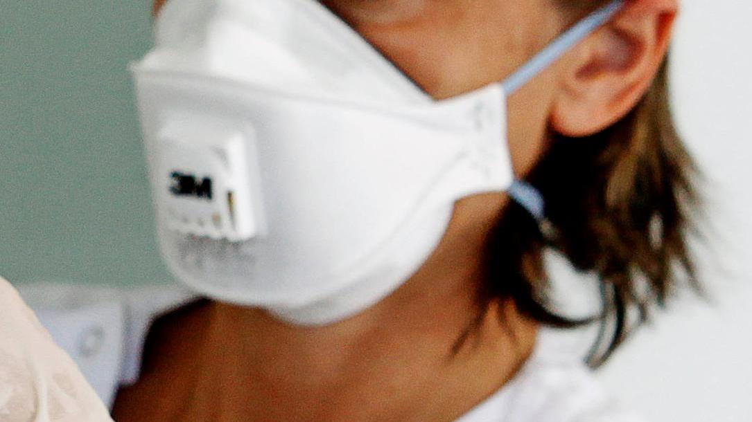 Coronavirus, i sindacati dei medici: «La nostra vita vale meno di una mascherina» 