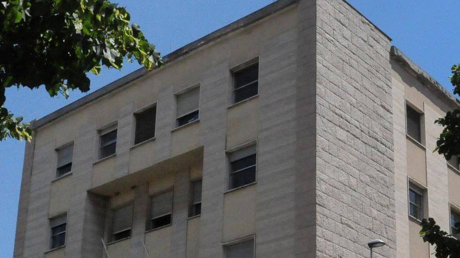 Pacchi viveri e buoni per la spesa aiutate più di trecento famiglie