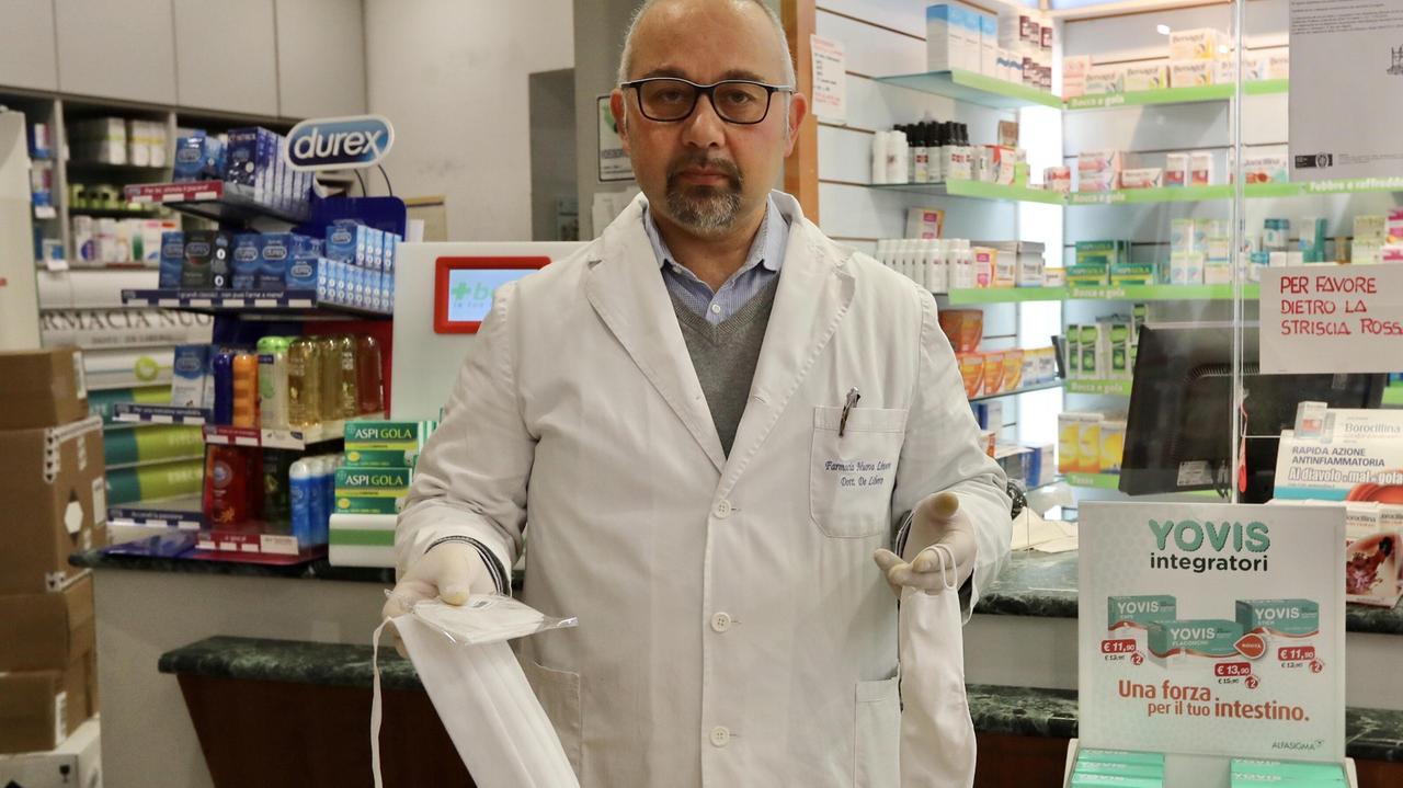 Mascherine gratis, da lunedì 20 aprile la consegna nelle farmacie e in 12 supermercati