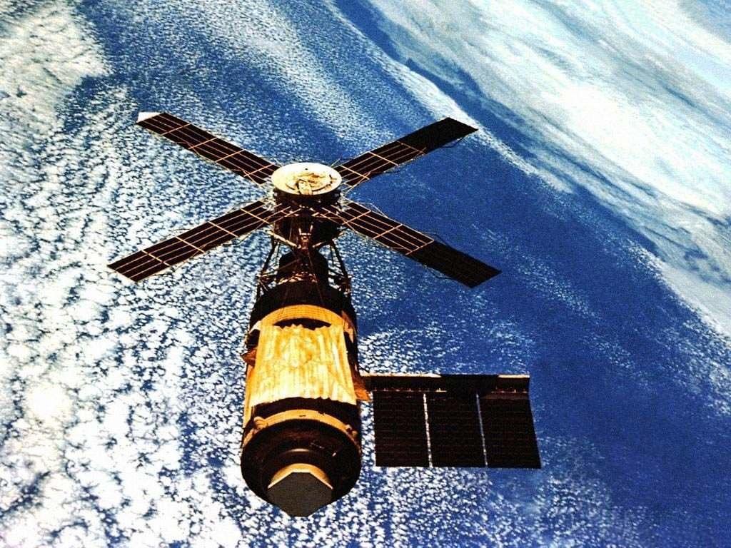 Un satellite spaziale, immagine di repertorio