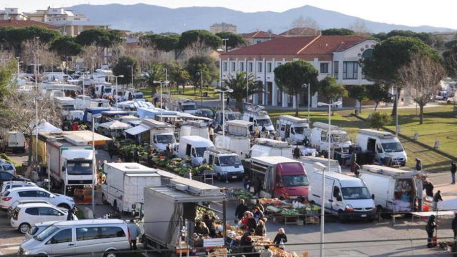 Torna il mercato alimentare a Rosignano con trenta banchi transennati
