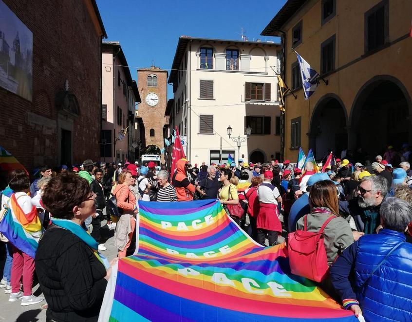 Appello a Mattarella e Conte: «Basta ignorare i migranti Regolarizziamoli» 