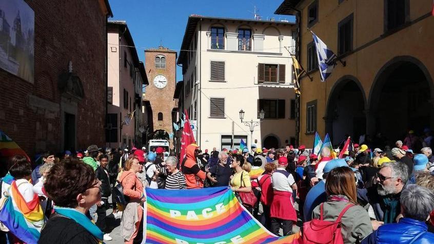 Appello a Mattarella e Conte: «Basta ignorare i migranti Regolarizziamoli»