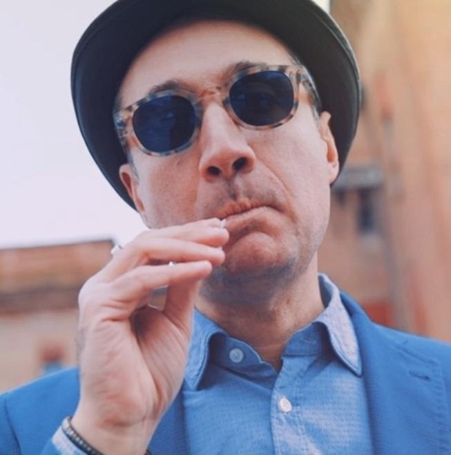 Renesto in attesa del primo album come solista non ha “Niente da perdere”