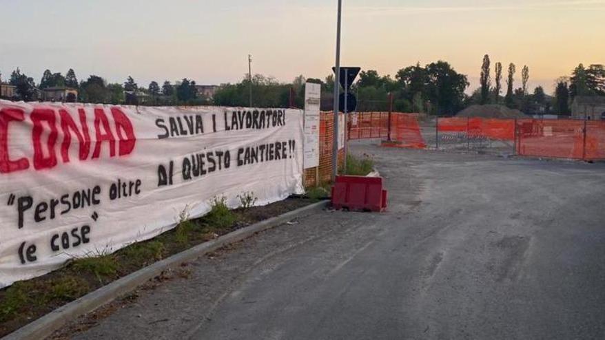 Sicrea, i fornitori: «Un disastro Conad salvi cantiere e lavoro»