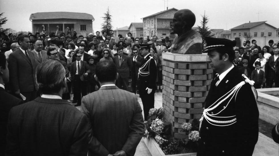 «Lasciammo quello in scagliola e caricammo quello in bronzo»