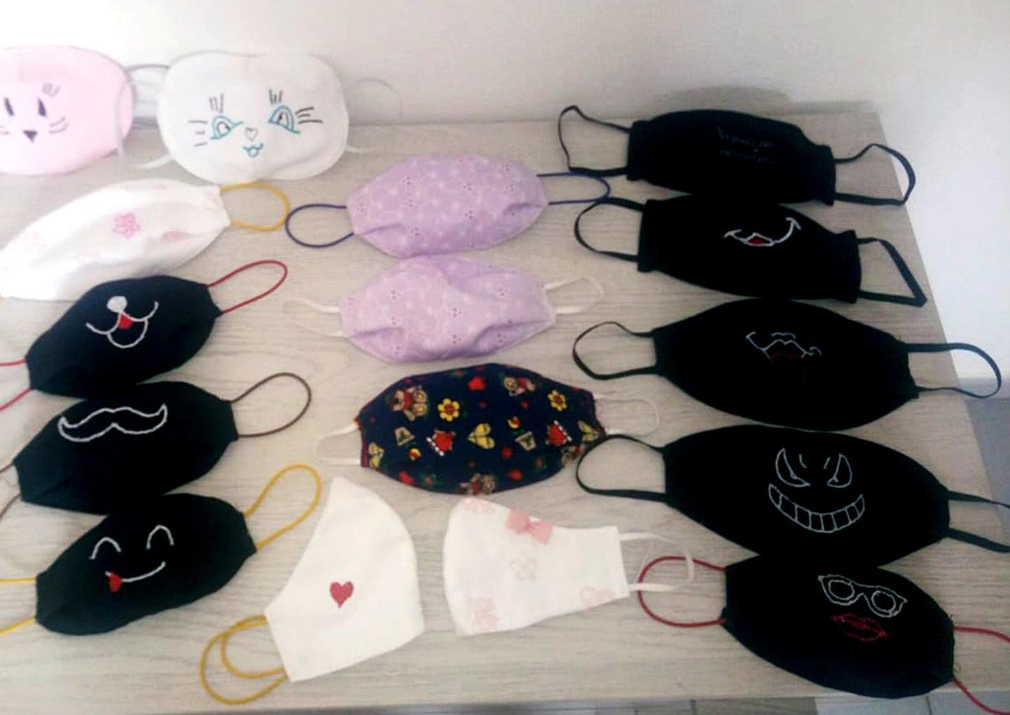 Mascherine artigianali in dono ai bambini