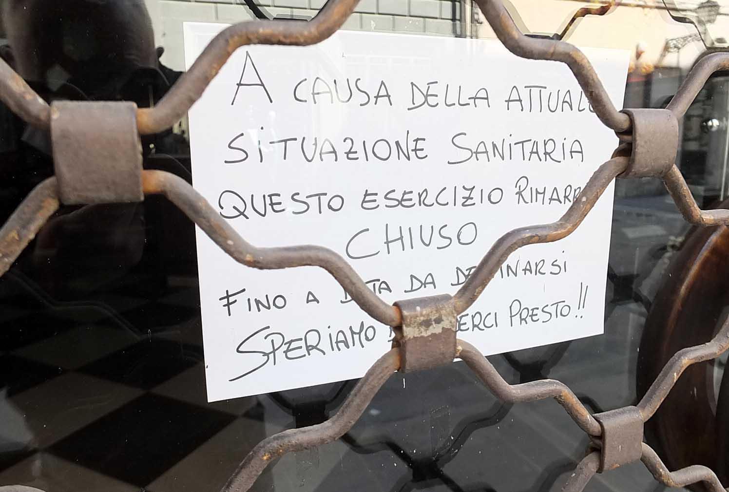 Magazzini pieni e flop dell’online: un negozio su tre in Toscana può non riaprire 