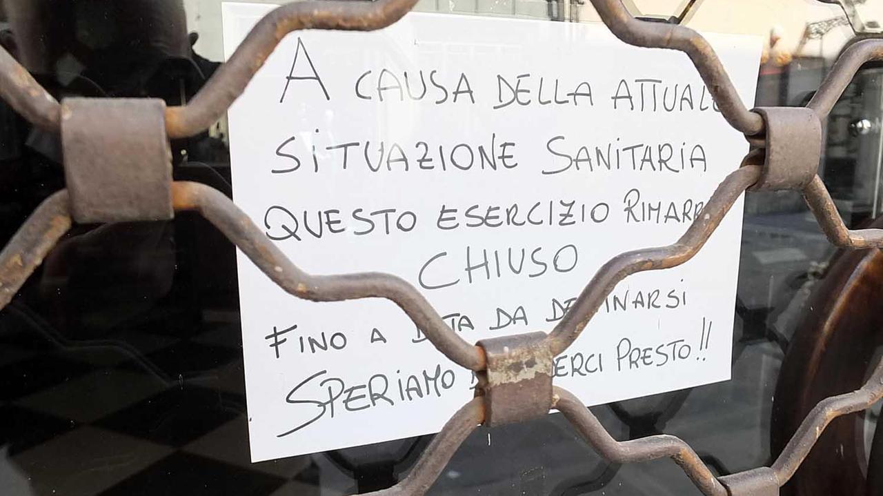 Magazzini pieni e flop dell’online: un negozio su tre in Toscana può non riaprire