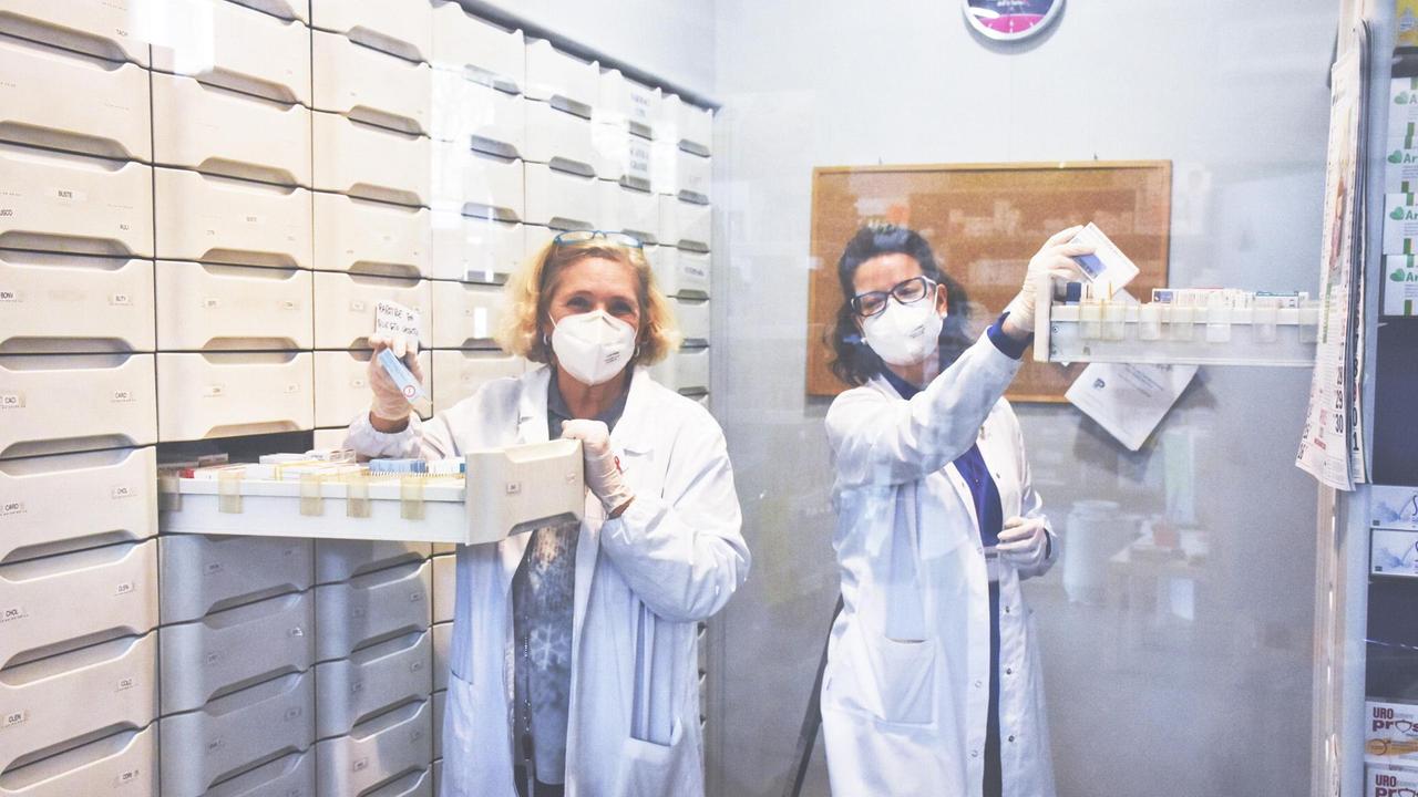 Corovavirus, da lunedì 20 aprile mascherine obbligatorie: multa da 400 euro per chi non le porta