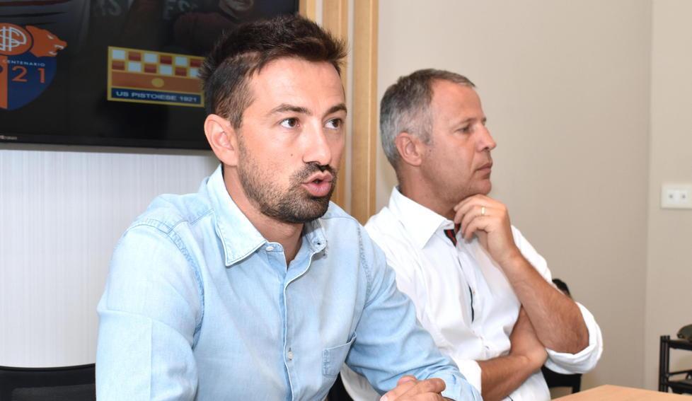 Il dg della Pistoiese Marco Ferrari e alle sue spalle Fabio Fondatori