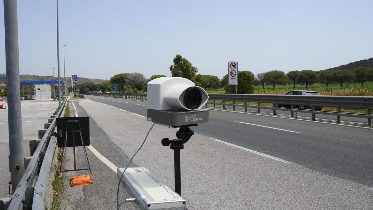L'autovelox all'altezza di Rispescia (foto Bf)