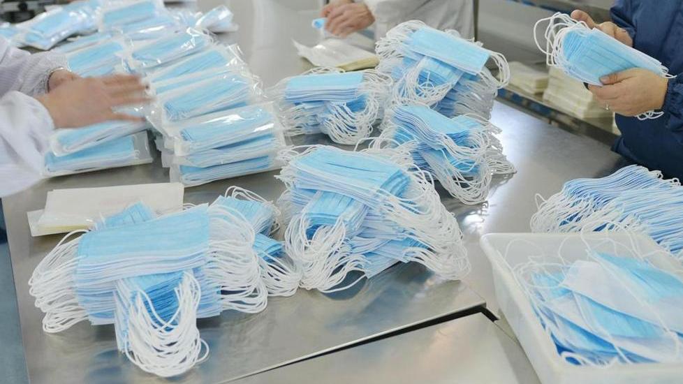 Da oggi mascherine gratis Multe a chi non le indossa