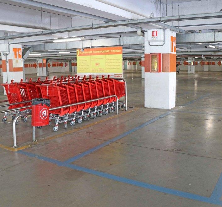 Domenica senza code per la spesa negli iper