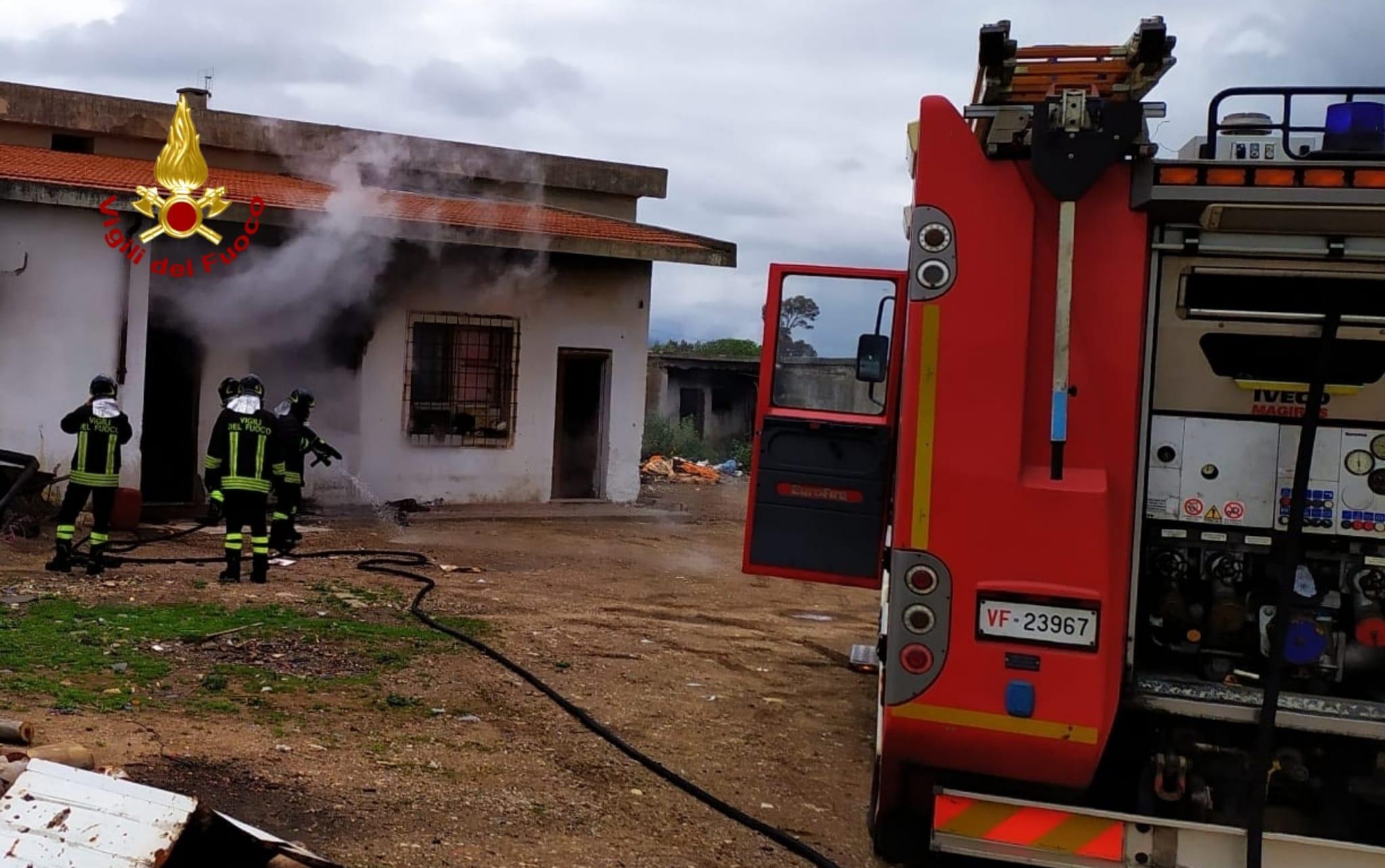 Serramanna, abitazione Rom a fuoco: probabile atto intimidatorio